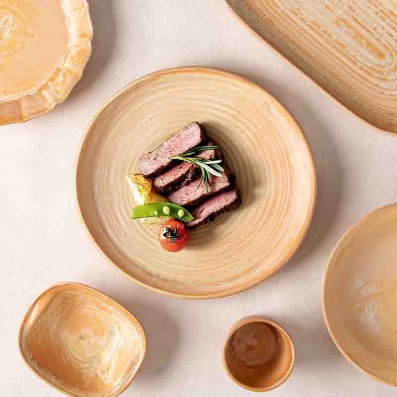 Hotel Dinnerware Set ホテルのダイニング用のステンレス鋼のカトラリー付き磁器ディナープレート