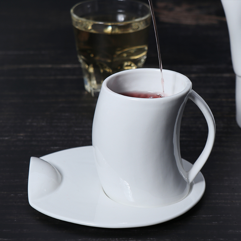 女性の日ギフトセットカスタマイズされた自信のある女性デザインセラミックティーポットコーヒーカップセット磁器 