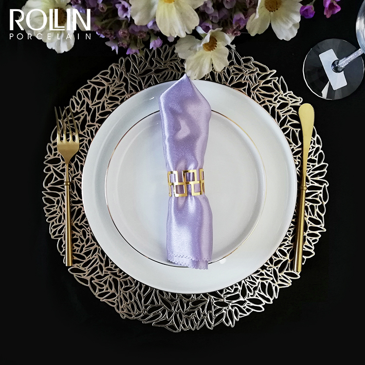 結婚式の食器イベント用の金縁の白い磁器のディナー プレート 