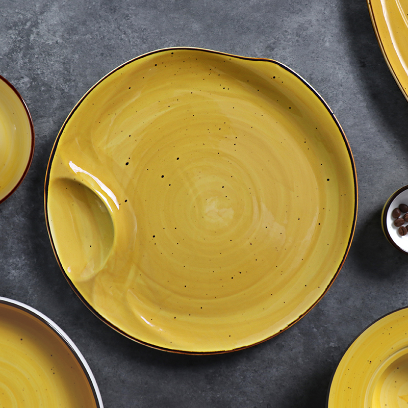 磁器のディナー セット ホテルのダイニングのための黄色によってカスタマイズされた食器セラミック プレート セット