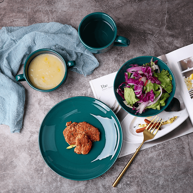 高級食器ゴールドグリーンプレートセット食器磁器ハッピーシングルディナーセット光沢のあるセラミック陶器食器用ホテル