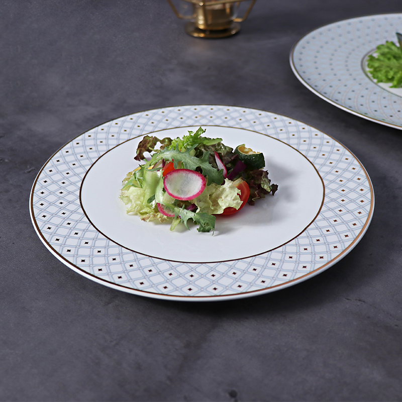 クリスマス用品 ゴールドリム ディナープレート ボーンファインチャイナ食器