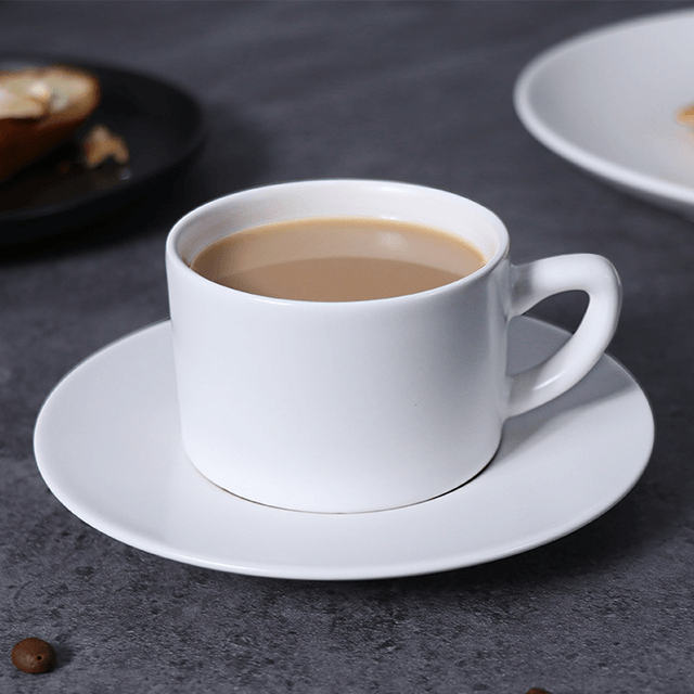 メインディッシュプレートカスタマイズされたディナーデザートプレートラウンドイタリア最高の白磁プレートレストラン食器パーティーレンタル