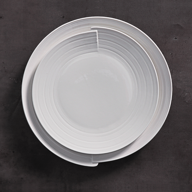 キッチン ホテル食器類 ホワイト ウェーブ ディナー セットとプレート