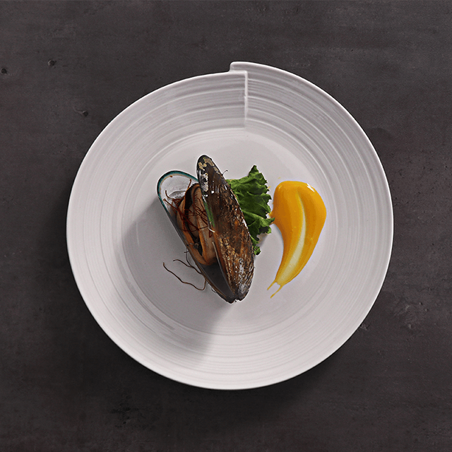 キッチン ホテル食器類 ホワイト ウェーブ ディナー セットとプレート